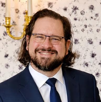 Oren Peer Eidlin – Relocation Coordinator